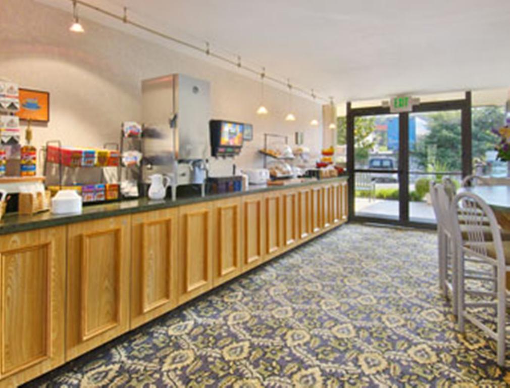Perryville Hotel Ресторан фото