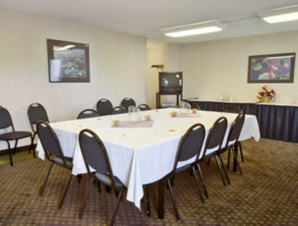 Perryville Hotel Зручності фото